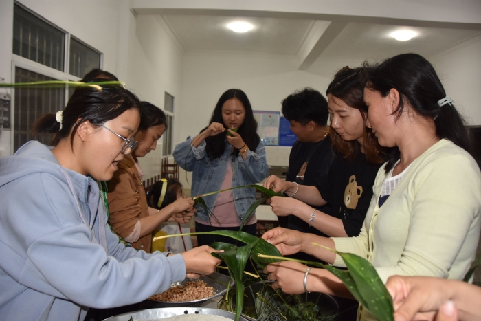 龙潭乡:包粽子 迎端午 (5) 龙潭乡:包粽子 迎端午 (5)