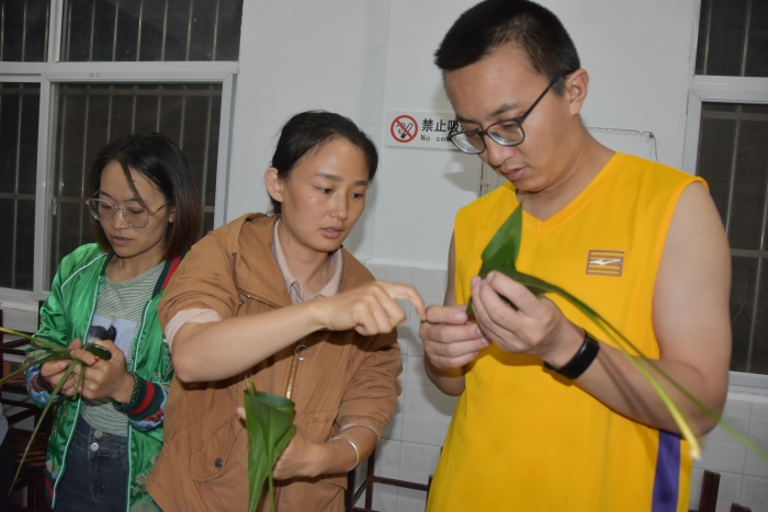 龙潭乡:包粽子 迎端午 (7) 龙潭乡:包粽子 迎端午 (7)